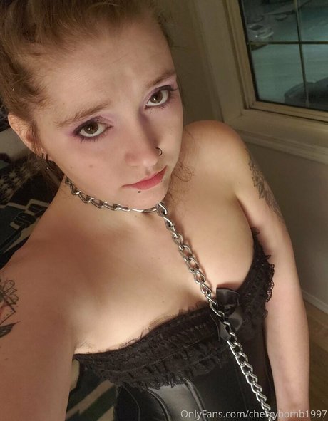 dreadfuldesire naked actress galleries