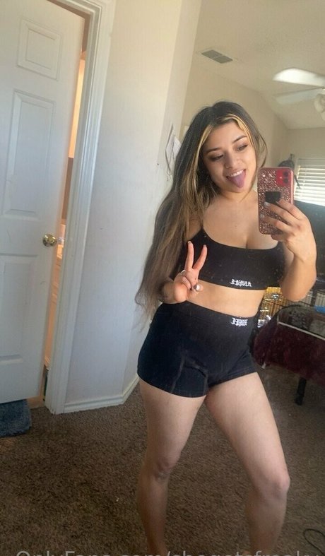 shegetsfreaky star free img