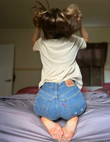 hellostroll exclusive star images