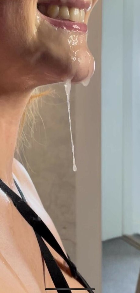 amyymikee30 model nude picture