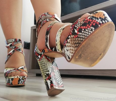 anna huberof erotic model picture