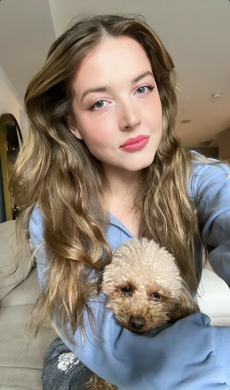 Maya V Henry star art galleries