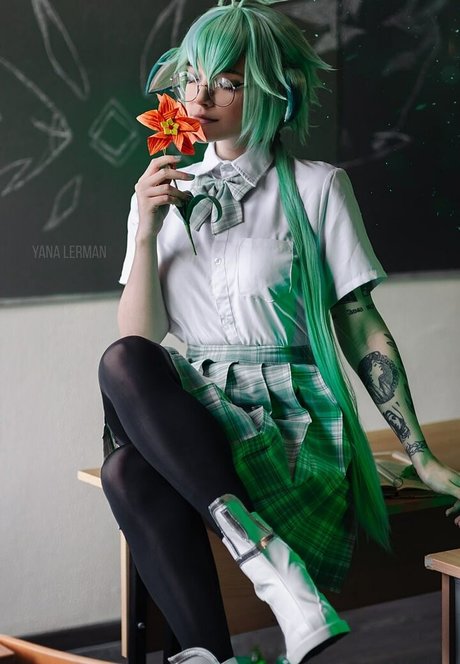 Yana Lerman pretty star photos