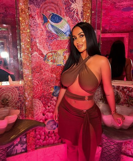 nahrinblack model beautiful img