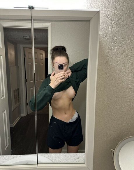 Alyssa Keller xxx model photos