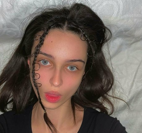 maryloveeeefree hot model pic