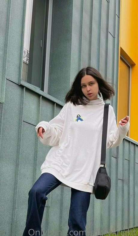 maryloveeeefree naked star img