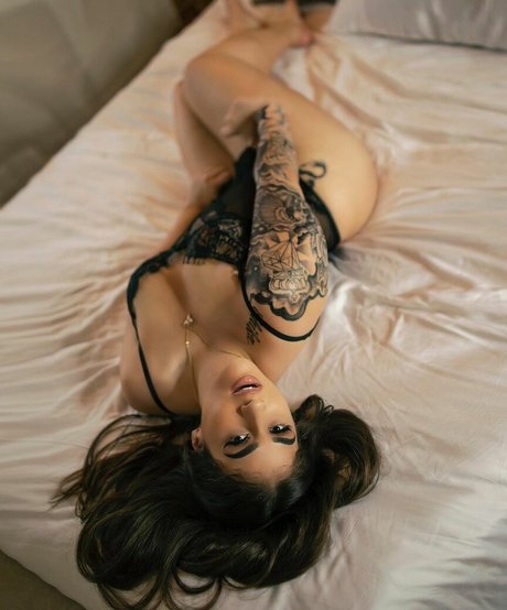 Haydeesofii art model galleries