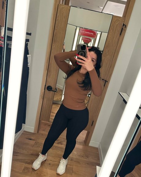 Judii Barraza model naked pic