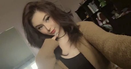 RegeeBot sex pornstar pics