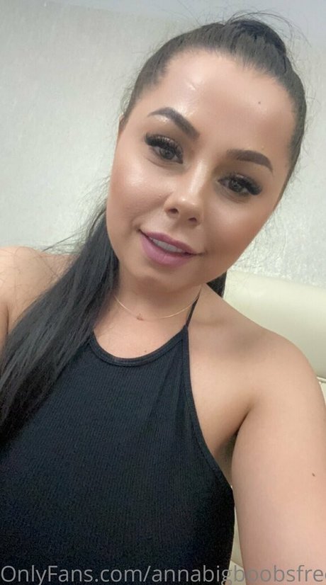 ariamoreu star free pics