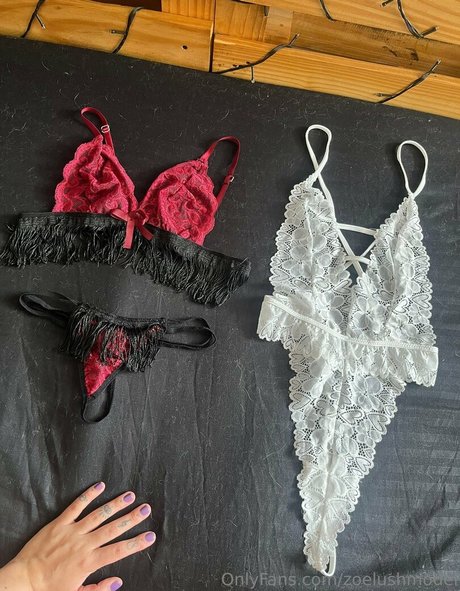 zoelushmodel star naked pics