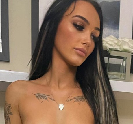 rhe elizabethxox best actress photo