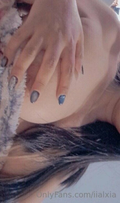 iialxia pornstar naked photos