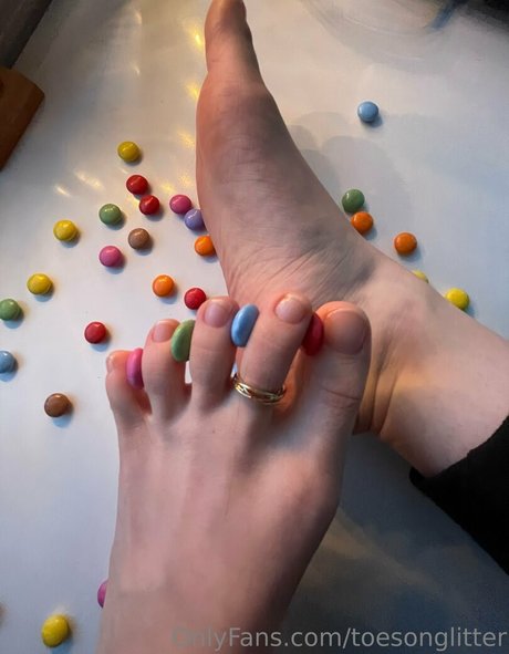 toesonglitter star pornographic gallery
