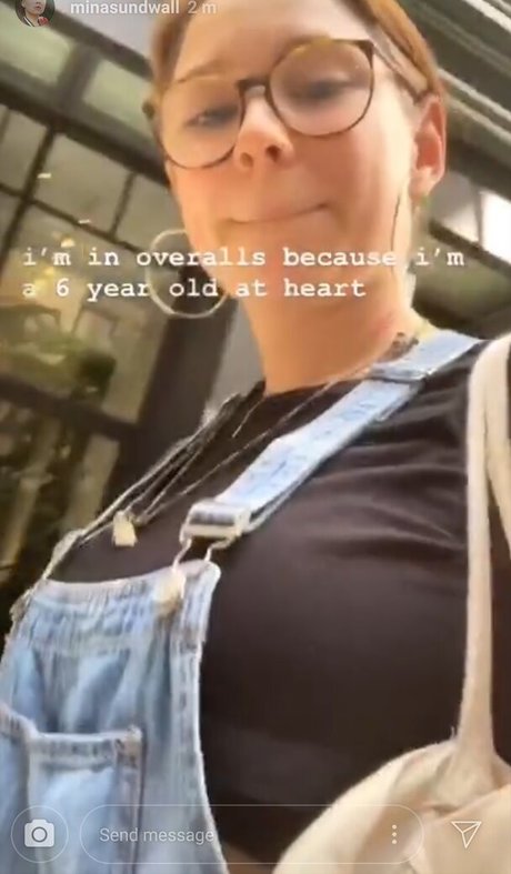 Mina Sundwall high quality star picture