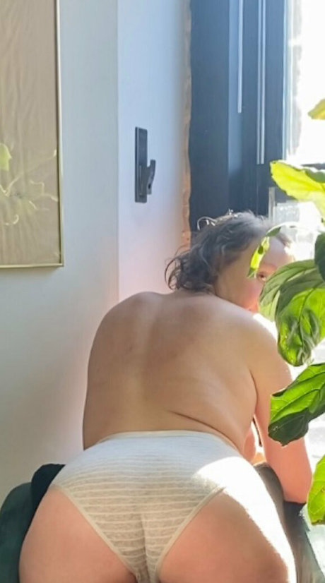 free coochie star naked images