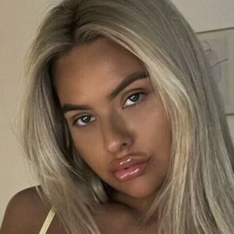 Hollyhenson star pornographic pictures