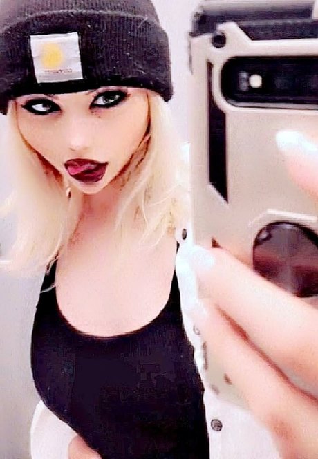 Gray Hawkes free star img