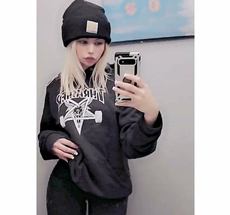 Gray Hawkes model porn img