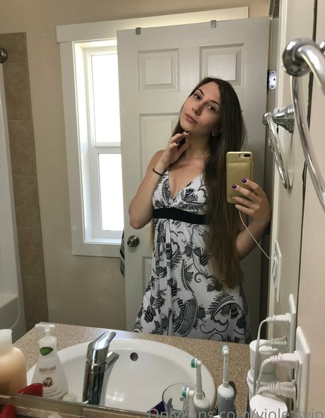 violetsvip star naked picture