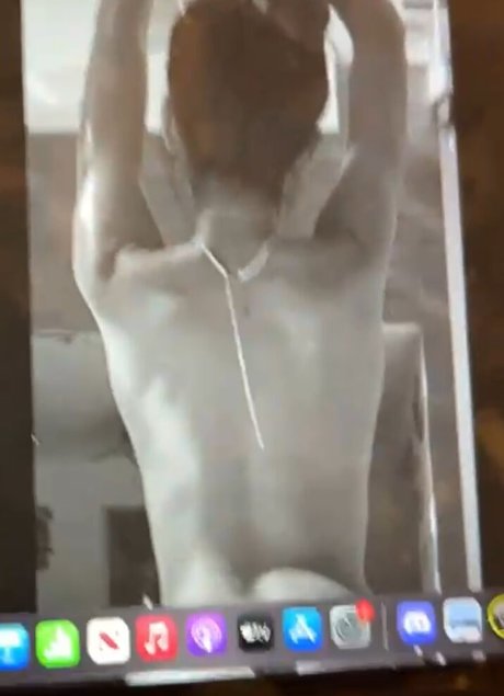 bbyyjuules model naked gallery