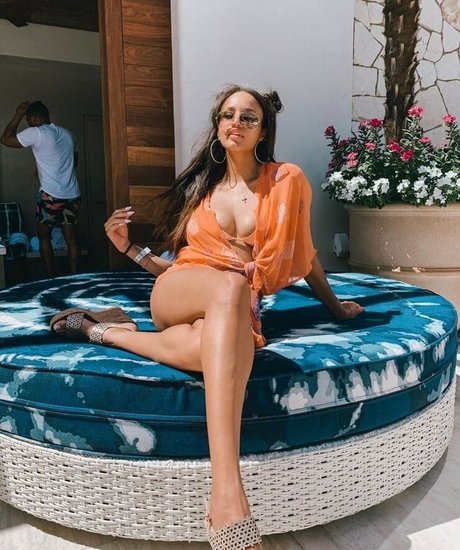 Ashley Nicole Williams model sexy gallery