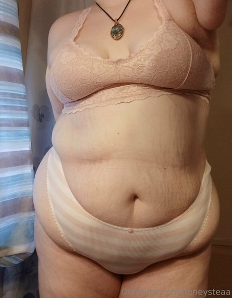 honeysteaa pornstar high quality images