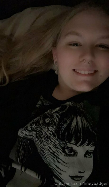 hneybadger art star photos