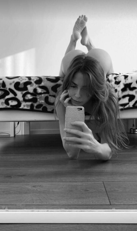 samantha twin sex model img