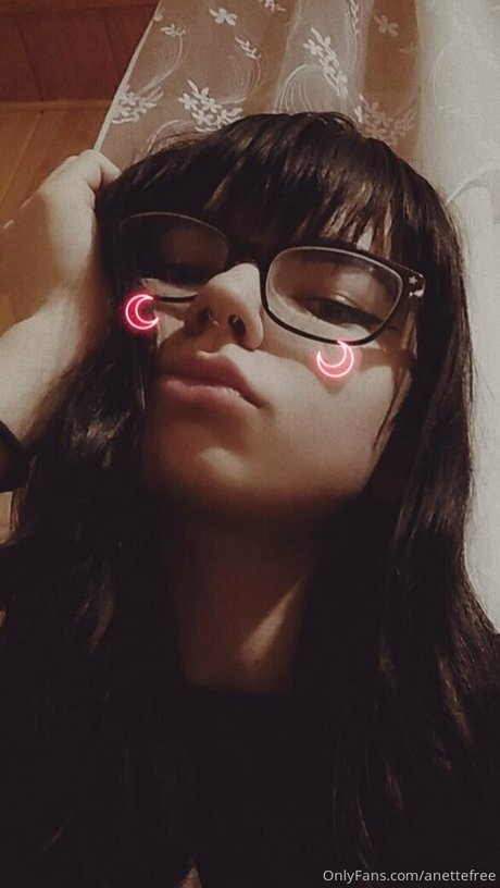 anettefree model hot pictures