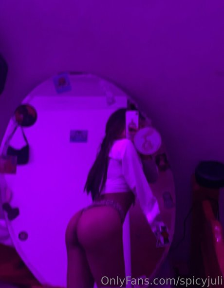 spicyjuli nude pornstar gallery