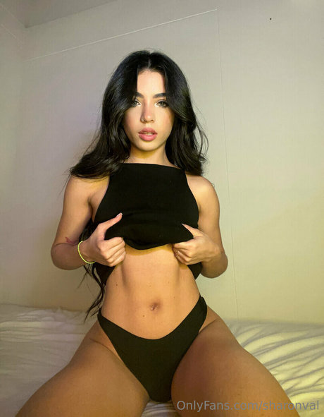 Sharonv21 model nude picture