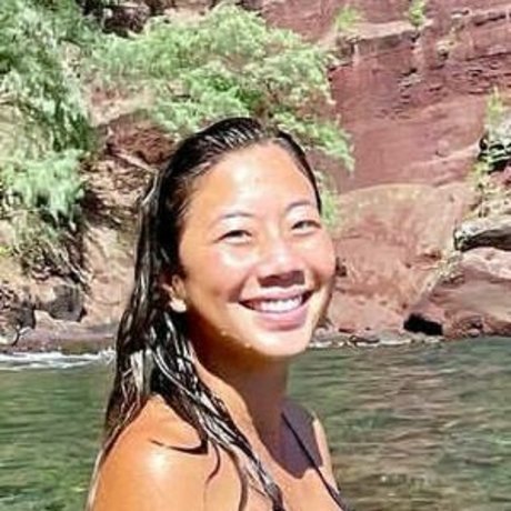 Alyssa Waki model porn photo