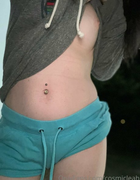 cosmicleah model adult pics