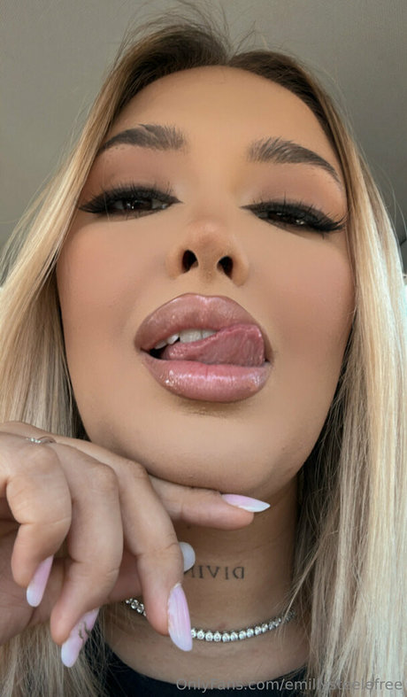 emillysteelefree star sex image