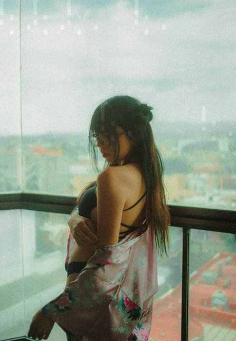 Basoofia xxx model photo