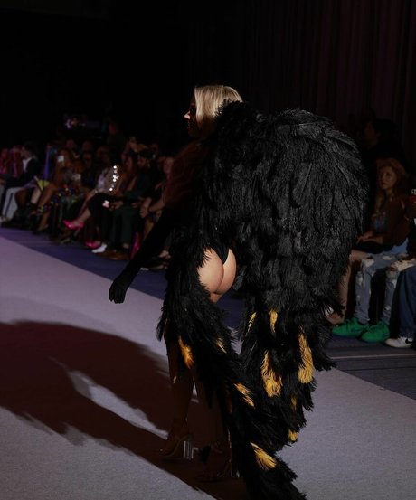 Alison Bowles top actress photos