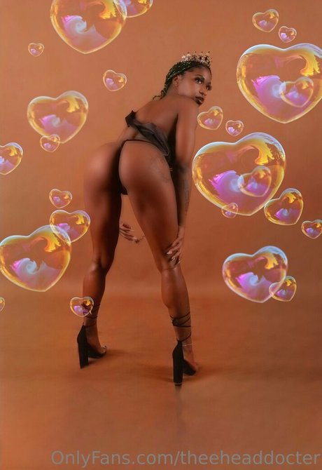 lesbehonest123 pornographic model img