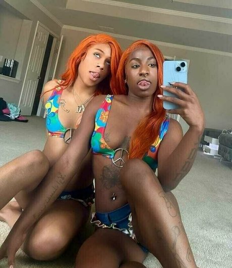 lesbehonest123 high quality model picture