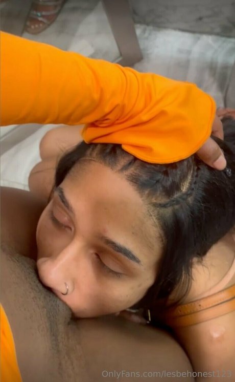 lesbehonest123 model hd image