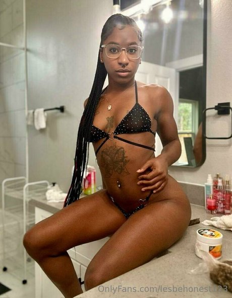 lesbehonest123 xxx pornstar picture