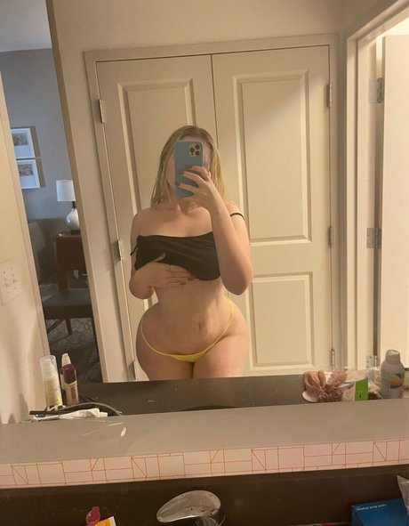 shelsonlyfans star perfect image