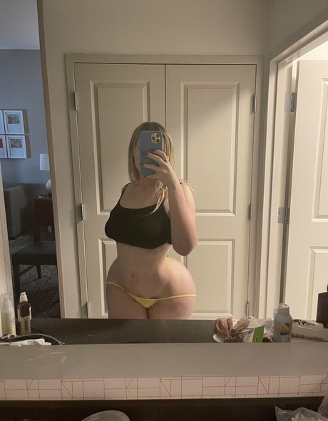 shelsonlyfans top pornstar image