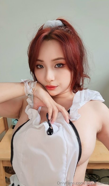 Neyu H Cosplay star art pic