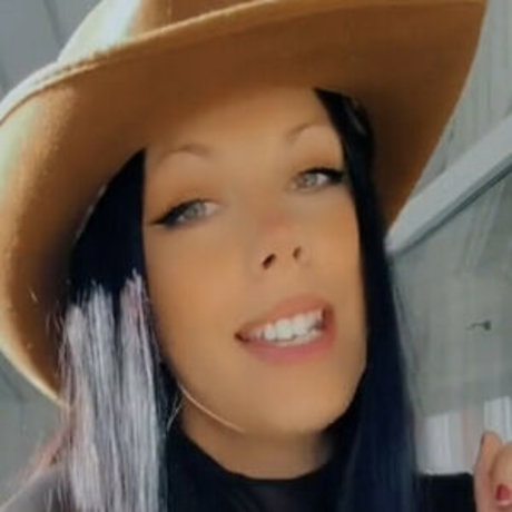 Malinmeral hd actress images