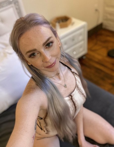 remireagan model adult archive