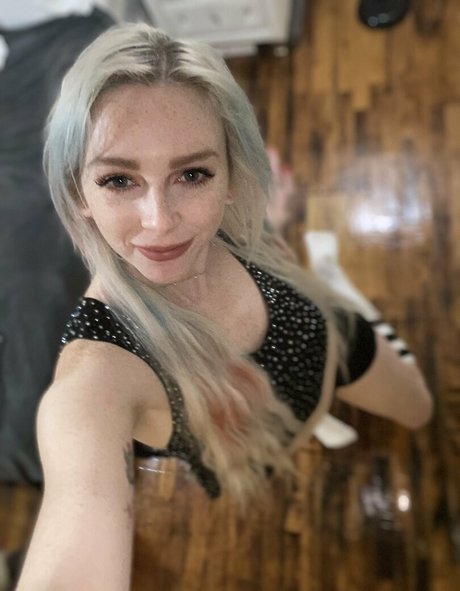 remireagan sexy model img