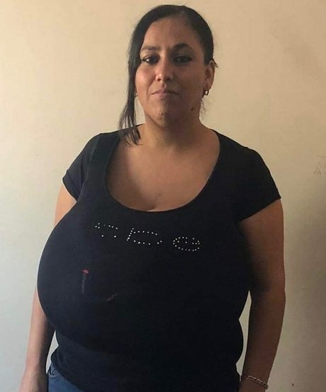 Janethvizloc model pretty image