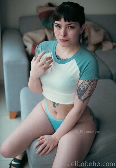 cielitobebe naked pornstar pic